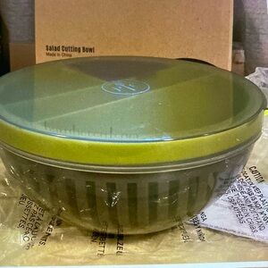 Pampered Chef Salad Bowl